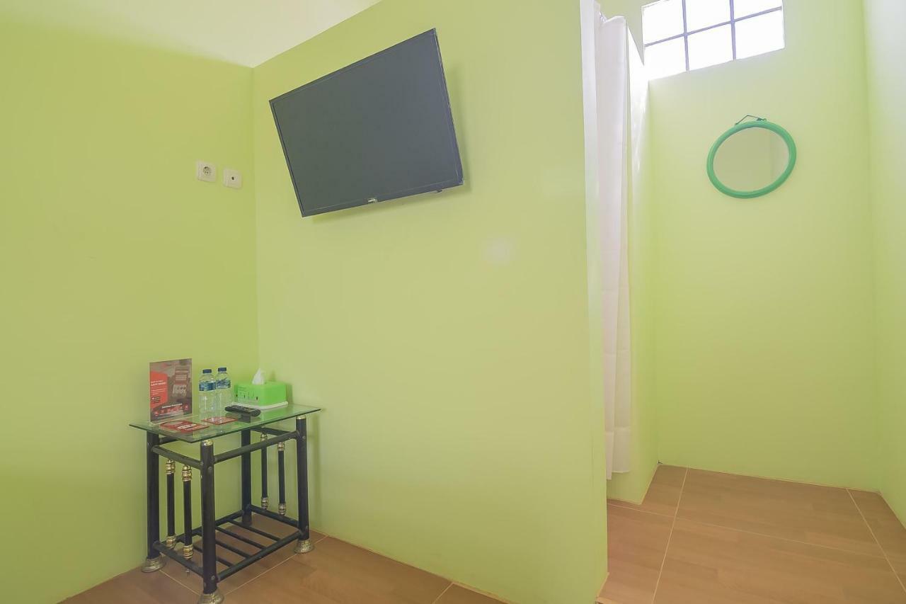 RedDoorz Syariah near Museum Wisma Karya Subang Bagian luar foto