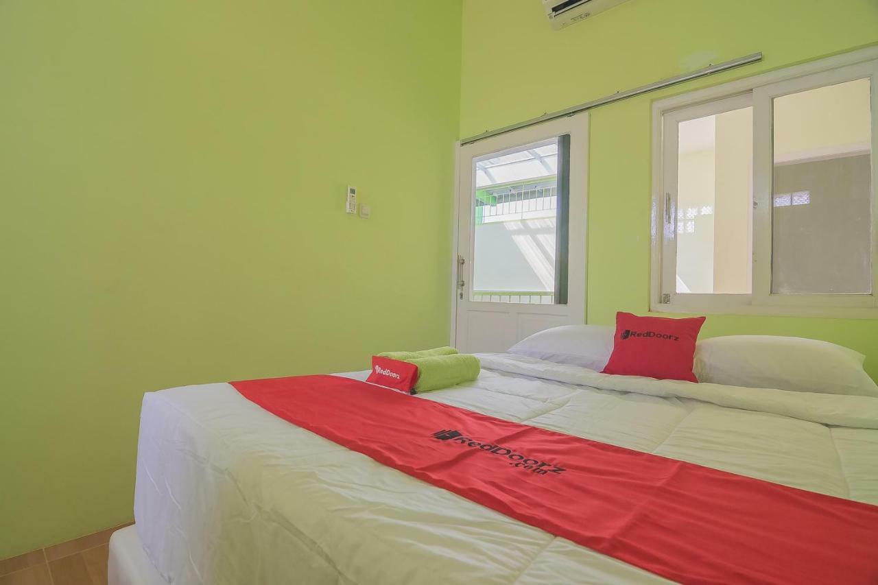 RedDoorz Syariah near Museum Wisma Karya Subang Bagian luar foto